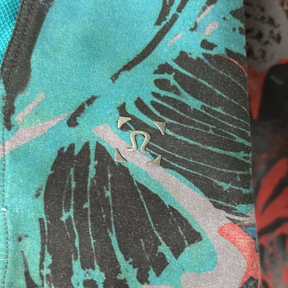 Lululemon Pace Breaker Short 7" *Linerless
Tropical Shadow Shark Teal Multi L - Picture 4 of 10